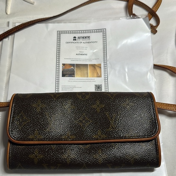 Louis Vuitton Twin GM with COA - Picture 3 of 8